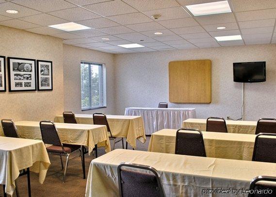 Sleep Inn Geistown Бизнес фото