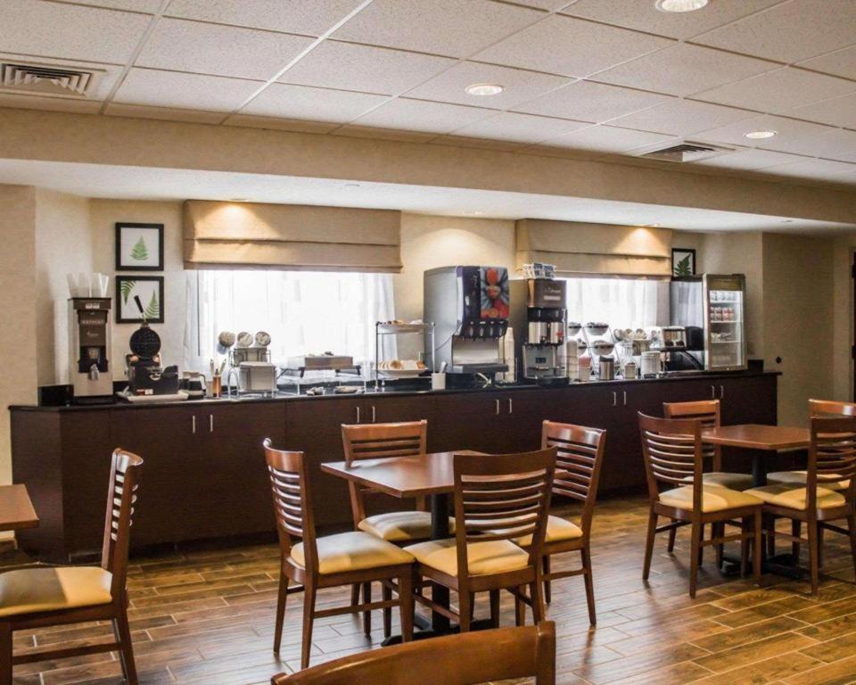 Sleep Inn Geistown Экстерьер фото
