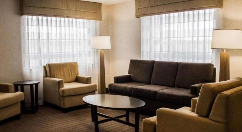 Sleep Inn Geistown Экстерьер фото